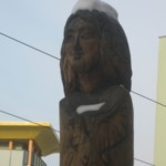 Rzeźba Kobieta w gołębiach